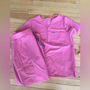 Pink figs set NWOT top: medium bottom: large tall joggers